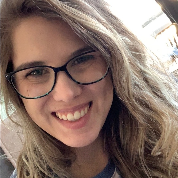 Meet your Posher, Amy - Picture 1 of 1